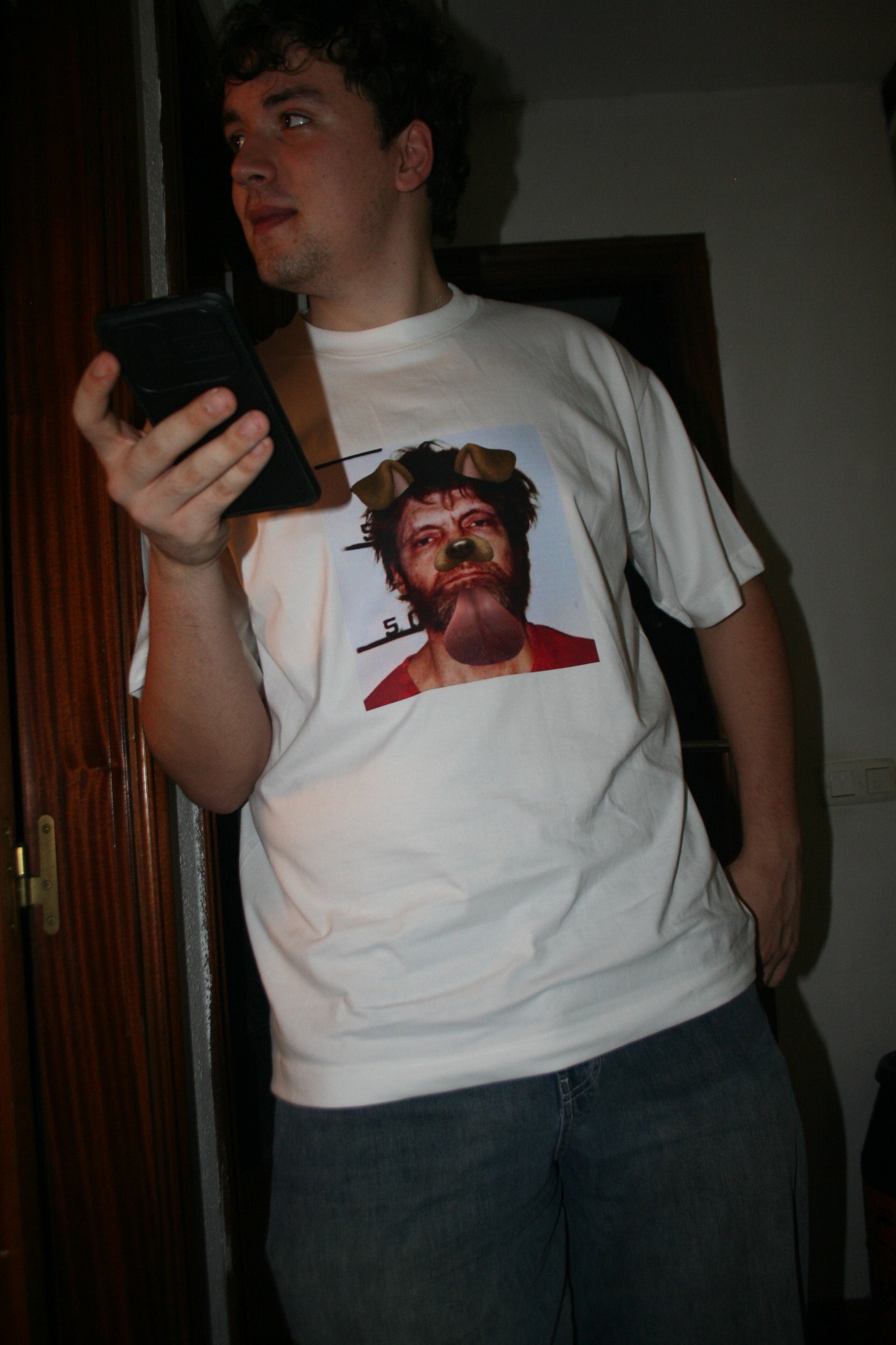 nose q titulo ponerle a esta camiseta