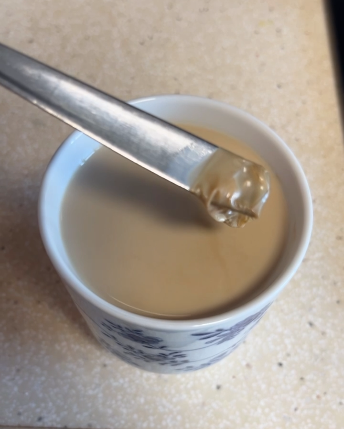 capa de nata q se forma cuando se corta la leche